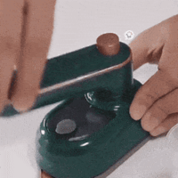 Pocket Steam Clothing Iron